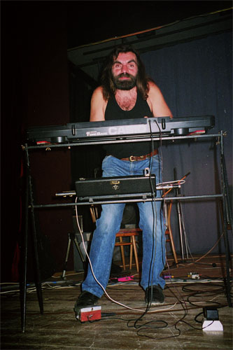 Um�l� hmota  - Picek