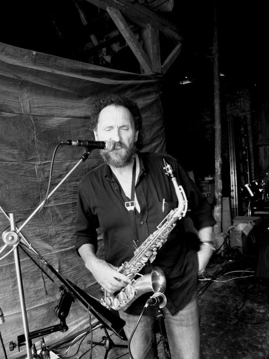 6. Burgtheater (Filip Posolda - zp�v, sax.)